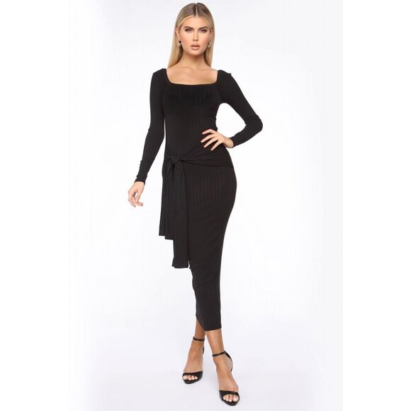 Fashion Nova Share The New Norm Maxi Dre - Picture 8 of 12